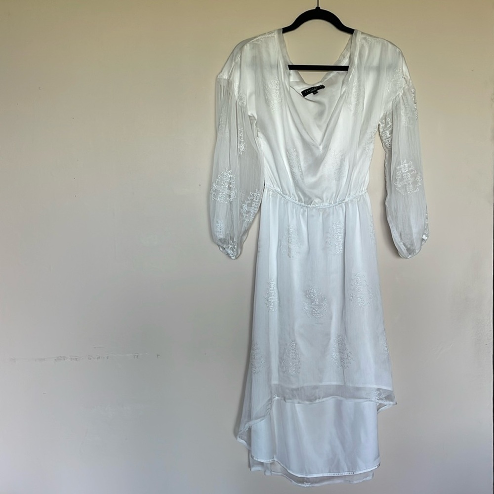 Our white bohemian summer dress by Sanctuary! Size XS. Embroidered